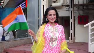 Actress Ameesha Patel spotted at Juhu PVR to thank audience for Gadar 2 response