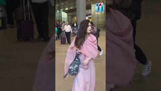 Aamir Khan Girlfriend Fatima Sana Sheik Spotted At The Airport  | FAtima Sana Sheikh | Top Telugu TV