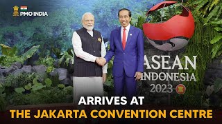 PM Narendra Modi arrives at the Jakarta Convention Centre