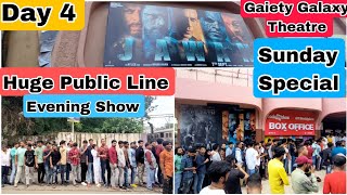 Jawan Movie Huge Public Line Day 4 Evening Show At Gaiety Galaxy Theatre In Mumbai