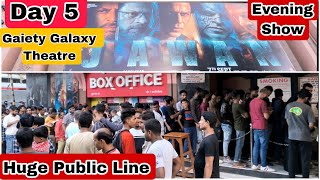 Jawan Movie Huge Public Line Day 5 Evening Show At Gaiety Galaxy Theatre In Mumbai