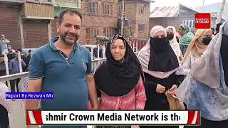 Holy relic being shown to devotees a Dargah Aalia Old Town on Eid-e-Miladul nabi at Baramulla