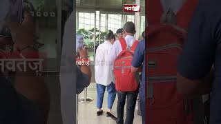 Karisma Kapoor Spotted At Mumbai Airport Departure #shorts #actress #karismakapoor