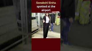 Mumbai : Sonakshi Sinha spotted at the airport as she leaves for Bhubaneswar | Janta TV #bollywood