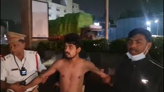 Drunk & Drive Checking Ke Dauran Naujawan Ne Ki Police Ke Saat Badtamizi || Nampally | SACHNEWS
