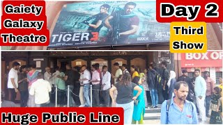Tiger 3 Movie Huge Public Line Day 2 Third Show At Gaiety Galaxy Theatre In Mumbai