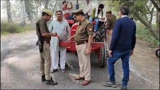 मीरापुर पुलिस ने यातायात नियमो के प्रति किया जागरूक, वाहनो पर लगाये रिफ्लेक्टर