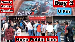 Tiger 3 Movie Huge Public Line Day 3 Fifth Show At Gaiety Galaxy Theatre In Mumbai