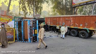छुटमलपुर में खनन से भरे कैंटर ने पुलिस चौकी और ट्रक में मारी टक्कर