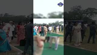 సీఎం జగన్ బ్యాటింగ్ అదిరిపోయింది | CM Jagan playing cricket |#jagan #adudamandhra #cmjagan #cricket