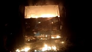 बिजनौर के शेरकोट में राह चलते डम्फर में लगी आग, मची अफरा तफरी