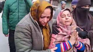 Kashmari  Pindith Key Mout:Srinagar MaiMuslims  Akhri Rusomaat Aada khar Raha  Hai.