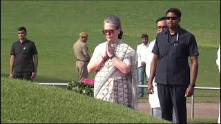 देश के प्रथम PM पंडित जवाहरलाल नेहरू जी की पुण्यतिथि पर सोनिया गांधी जी ने श्रद्धांजलि अर्पित की