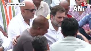 हाथरस के पीड़ित परिवारों के साथ बैठे राहुल गांधी | हर संभव मदद का किया वादा | Rahul Gandhi | Hathras