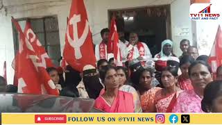 CPI PROTEST AT RDO MRO MUNICIPAL  OFFICE AT ZAHEERABAD DEMAND TO GOVT ALLOTTED HOUSSES TO POORPEOPLE