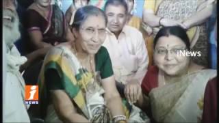 PM Modi Wife Yashoda Beam Naga Devatha Temple In Vikarabad | iNews