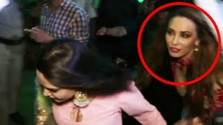 Salman's LADYLOVE Iulia And Preity Zinta MAKE EXIT Together At Baba Siddique's Iftar Party 2017