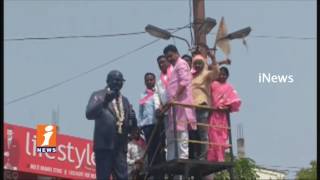 TRS MLA Putta Madhu Silent Protest At Ambedkar Statue Over Madhukar Death Allegations | iNews
