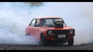 ULEGAL PUTS ON A SMOKE SHOW AT POWERCRUISE 60 BUY IN BURNOUTS