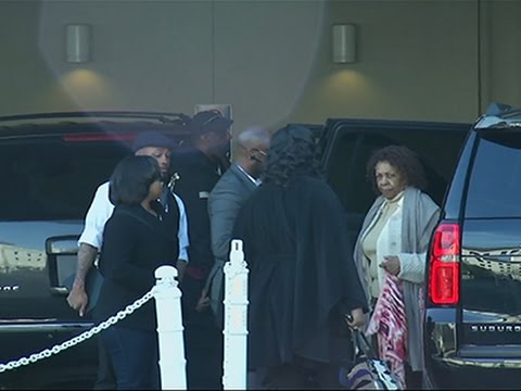 Raw- Cissy Houston Arrives at Atlanta Hospital News Video