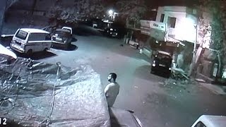 CCTV में कैद हुई कार चोरी की वारदात