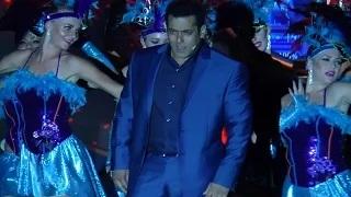 Salman Khan Shows Off His Sultan Look | Bigg Boss 9