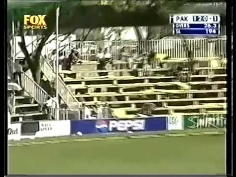 Saeed Anwar classier than Sachin Watch his stunning 105 vs Sri Lanka 2000 - Cricket Classic Video
