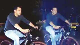 Salman Khan RIDES E-Cycle At Night On Mumbai Roads