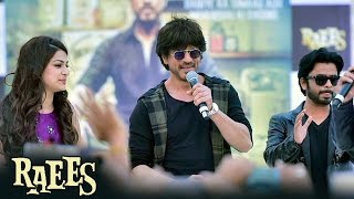RAEES Ki Dialogue Baazi In Dubai Bollywood Park - Shahrukh Khan, Nawazuddin Siddiqui