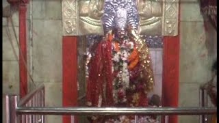 नवरात्रों का दूसरा दिन, मां दुर्गा के दर्शन के लिए उमड़ी भीड़