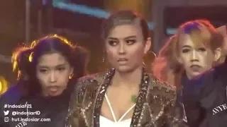 Agnez Mo - Coke Bottle (Konser Raya 21)