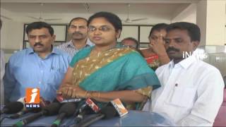 Adilabad Municipal Chairperson Manisha Distribute Blankets To Patients at RIMS Hospital | iNews
