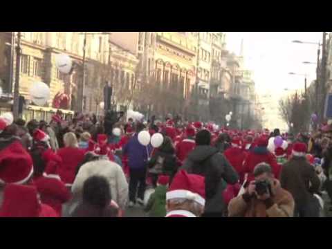 Raw: 2000 Running Santas News Video