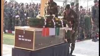 शोपियां में शहीद 3 जवानों को सेनाध्यक्ष ने दी श्रद्धांजलि