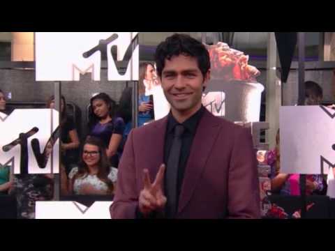 Stars Hit Red Carpet for MTV Movie Awards News Video
