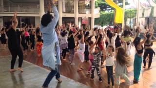 Kajra re (Devesh Mirchandani) in Colombia (Learn Dance Steps)