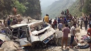 शिमला में बड़ा हादसा, 800 मीटर नीचे टोंस नदी में गिरी बस, लाशों के लग गए ढेर
