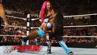 Sasha Banks vs. Naomi: Raw