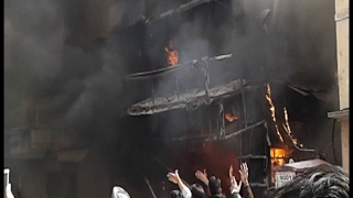 आर्टिफिशियल फ्लावर्स की दुकान में लगी भयानक आग, लाखों का माल जलकर राख