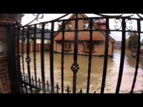 Raw- Flooding Forces Evacuations in Southeast UK News Video