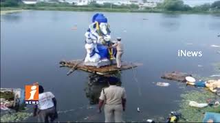 Two Police Officials Escape From Mishap During Ganesh Immersion in Jagtial | iNews