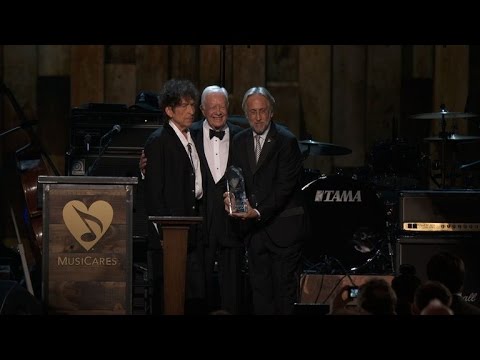 Bob Dylan receives MusiCares Person of the Year Award