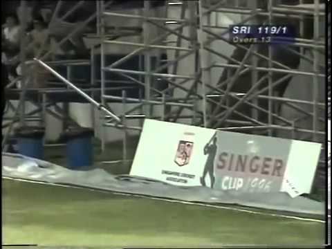 Sanath Jayasuriya 134 65 vs Pakistan 1996 Singapore - Cricket Classic Video