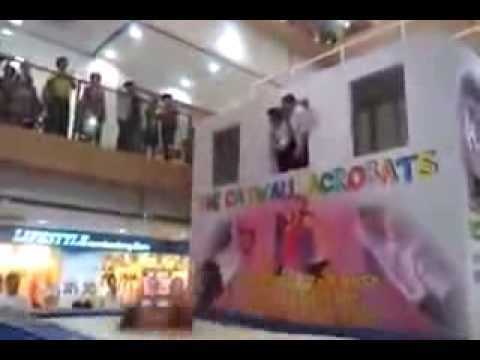 Jumping Girls - Bouncy Girls