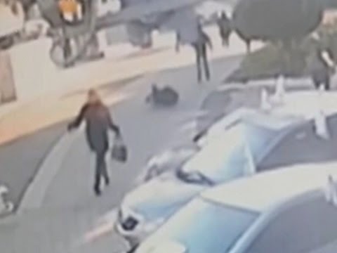 Raw- Tel Aviv Bus Attacker Fleeing Scene News Video