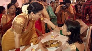 Mom Tanuja Feeds Her Daughter Kajol At Durga Pandal - CUTE Moment
