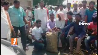 Farmers Protest In Dichpally Over Lack of Jute Bags | Nizamabad | iNews