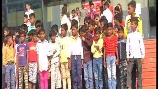 बुलंदशहर मेयर ने 400 बच्चों को दिखाई एमएस धोनी फिल्म