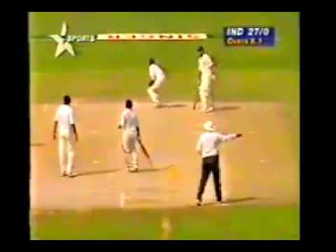 Classic Inzamam Ul Haq Bowling to Master Blaster Sachin Tendulkar - Cricket Classic Video