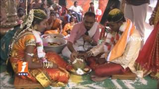 Poor Girl Marriage Held Under Tree Due To Land Disputes at Sulthanpur | Peddapalli | iNews
